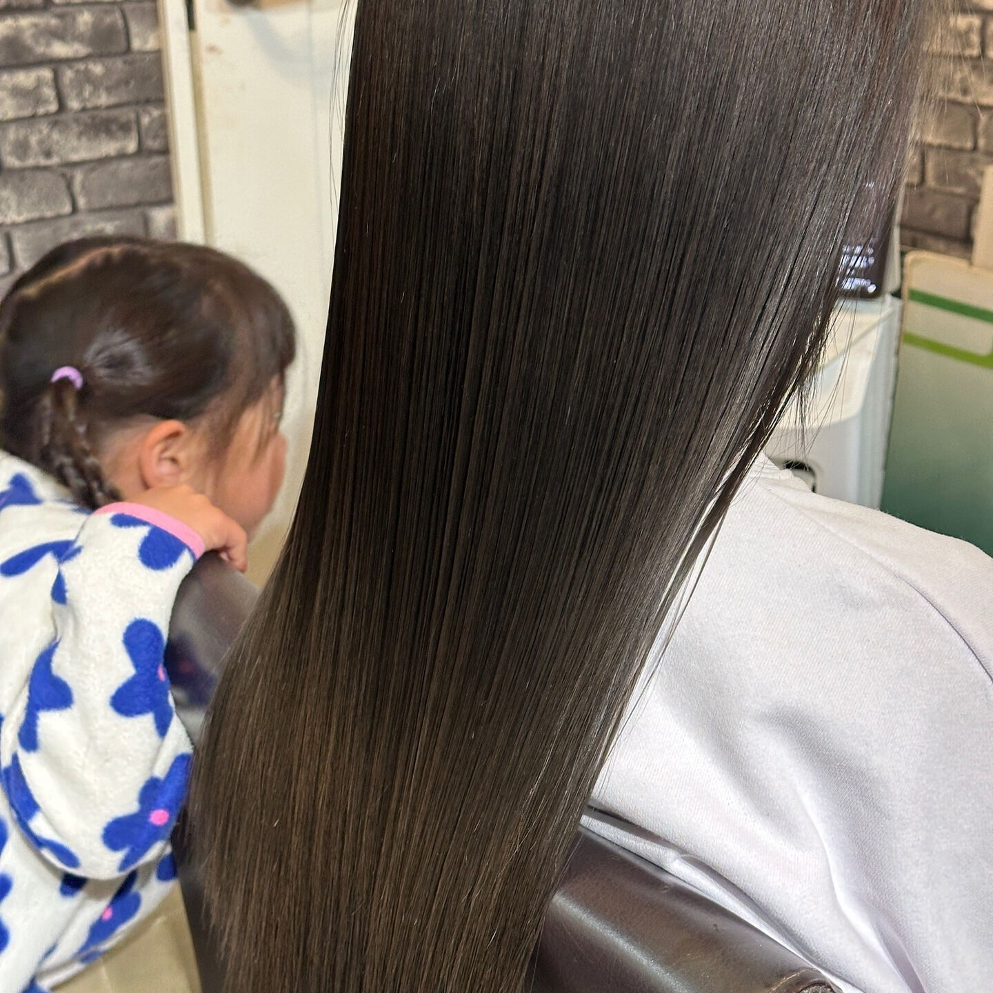 心斎橋の美容室は、通常のヘアサロンとはひと味違った体験を提供